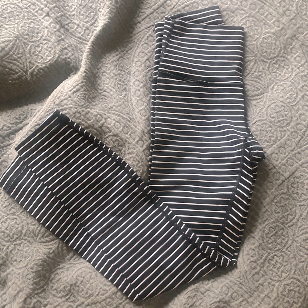 Lululemon Wunder Under tights 7/8 length size 4